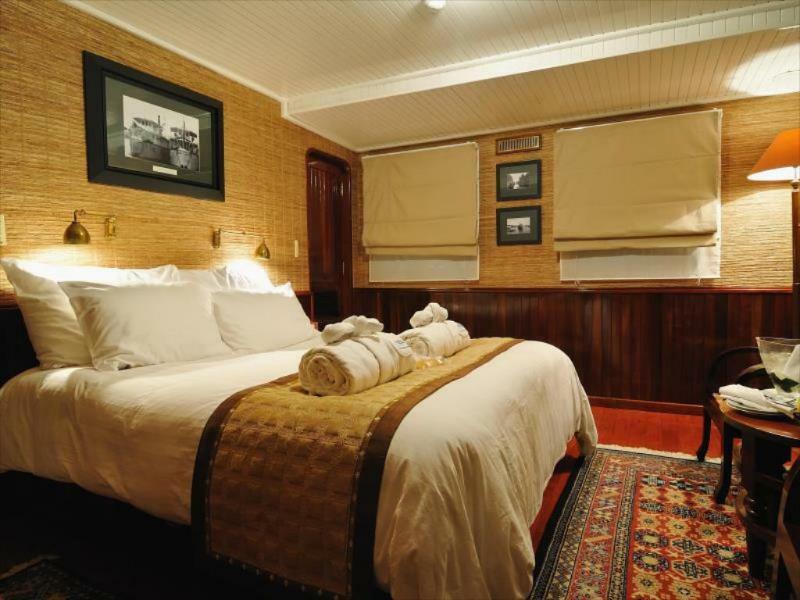 Emeraude Classic Cruises Hotel Ha Long Exterior photo